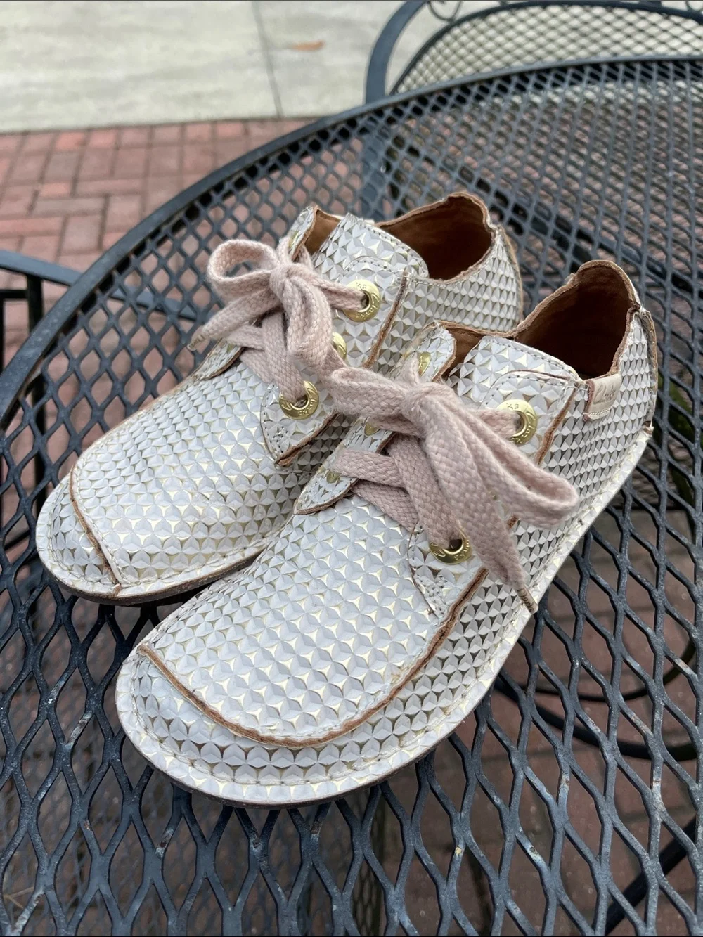Clarks Funny Dream Women's Oxford Lace Up Size 6 White / Gold
